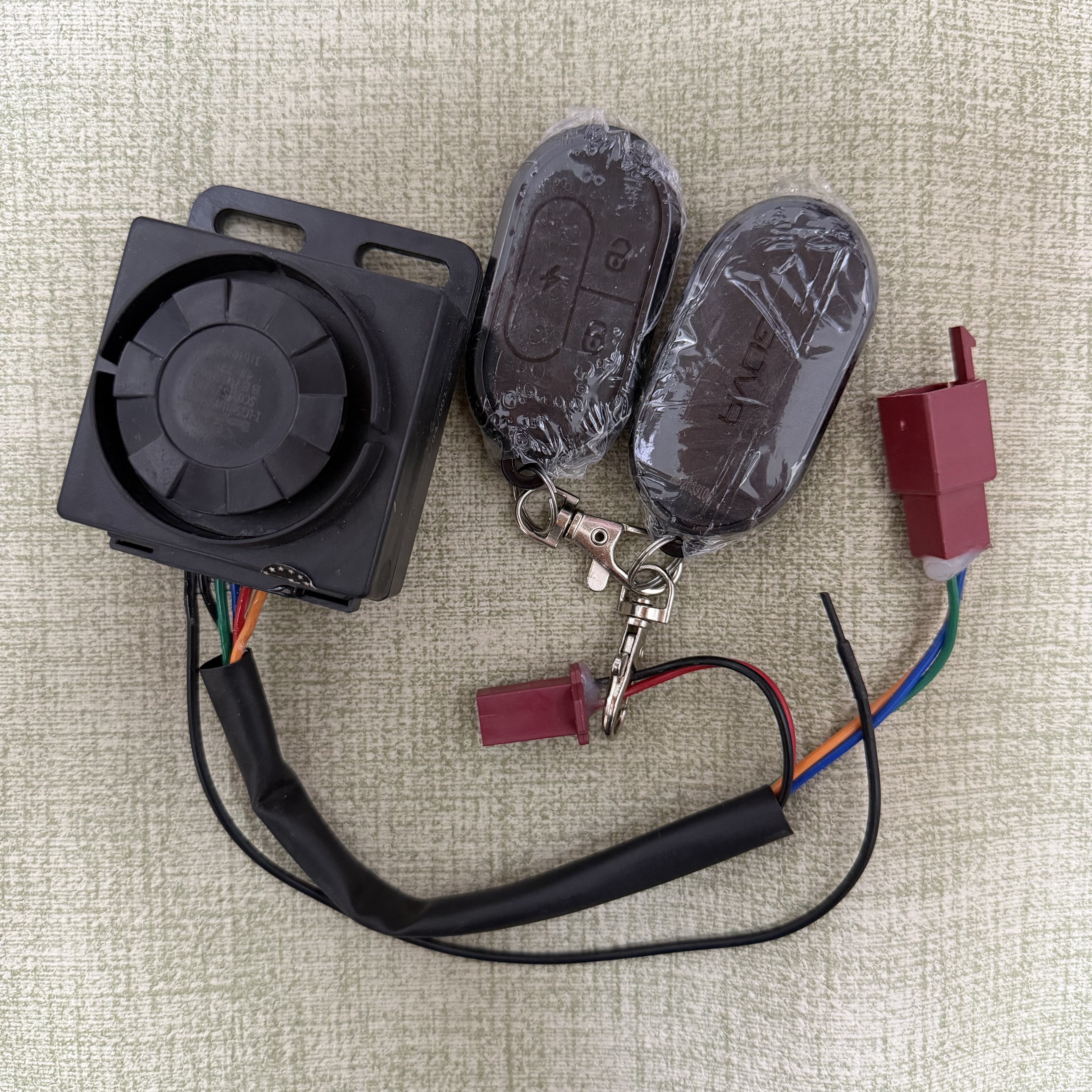 GOVA报警器原厂报警器F0F2G1G2G3G0小牛遥控器奇迹牛麦玲深远通用