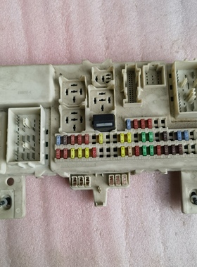 适用于马自达3马室内保险丝盒车身电脑板模块BCM66730C原装拆车