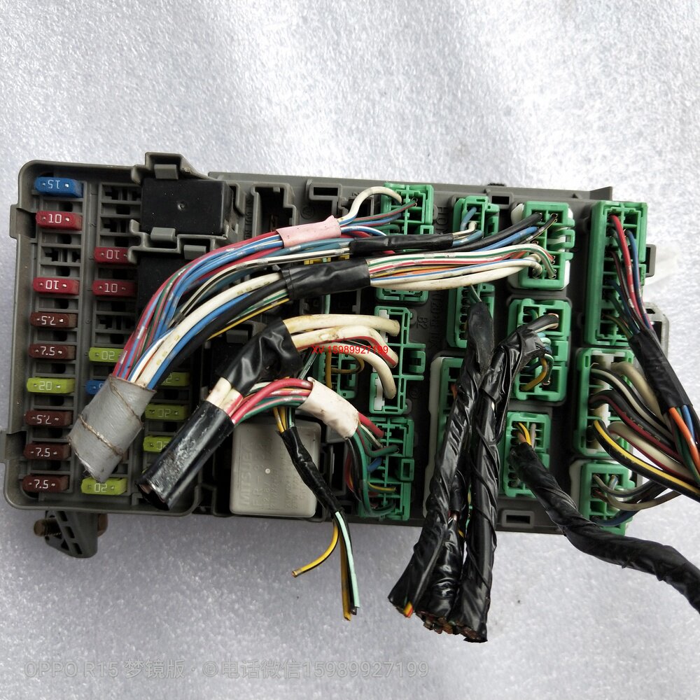 02-06款crv思威rd5 rd7室内保险丝盒总成bcm车身电脑模块继电器盒