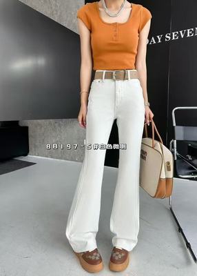 2025新款白色微喇牛仔裤