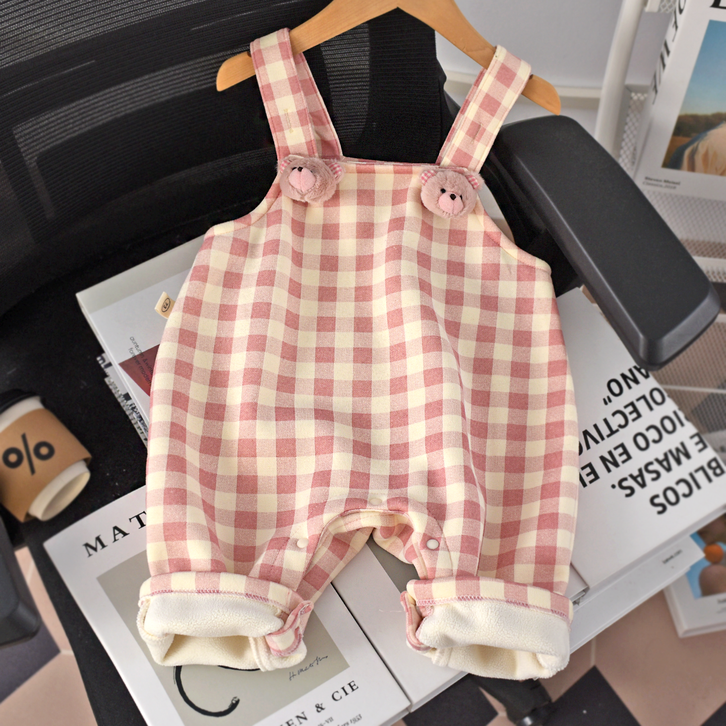 婴儿背带裤加绒秋冬季保暖儿童裤子冬装可开档宝宝连体裤女童长裤