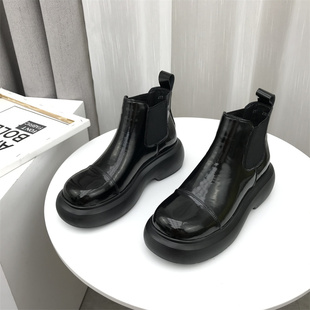 工厂处理2021冬款断码真皮女靴中跟厚底保暖烟筒靴牛皮复古短靴子