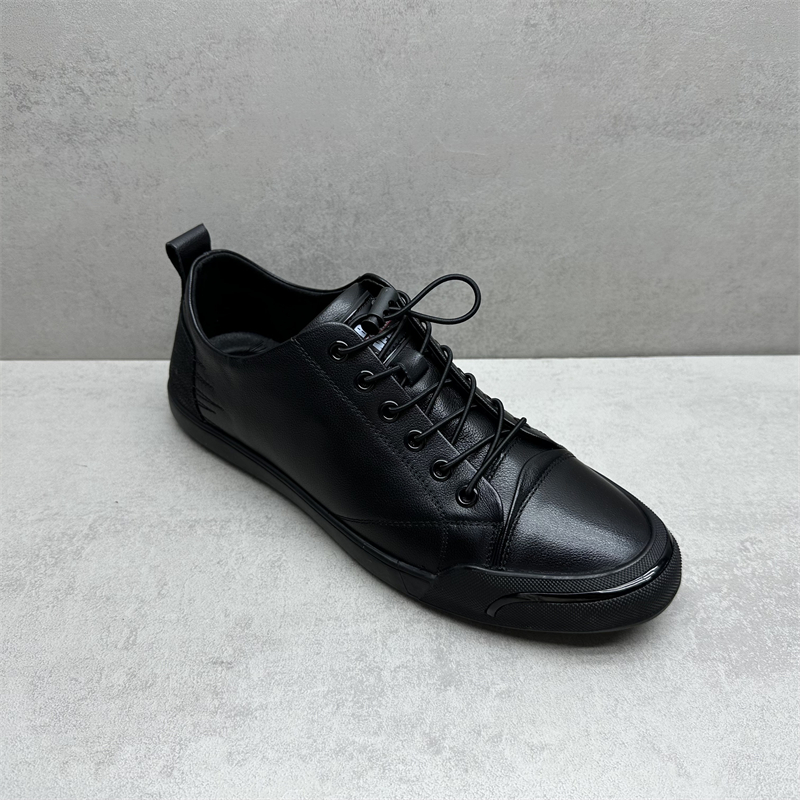 休闲简约平底松紧带百搭男皮鞋
