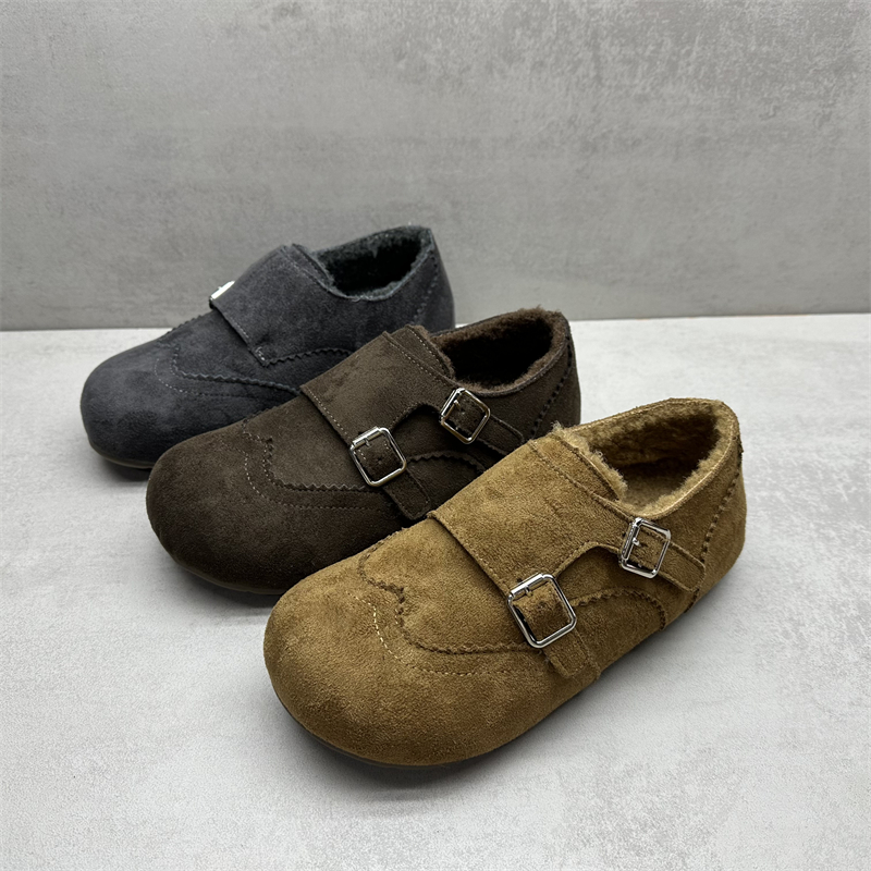 断码处理英伦风皮带扣加绒勃肯鞋