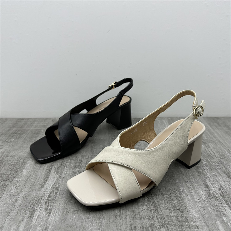 断码处理2023夏款真皮女鞋牛皮露趾高粗跟后绊带舒适优雅后空凉鞋