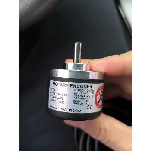 旋转编码器E40S6－2000－3－T-24，九成