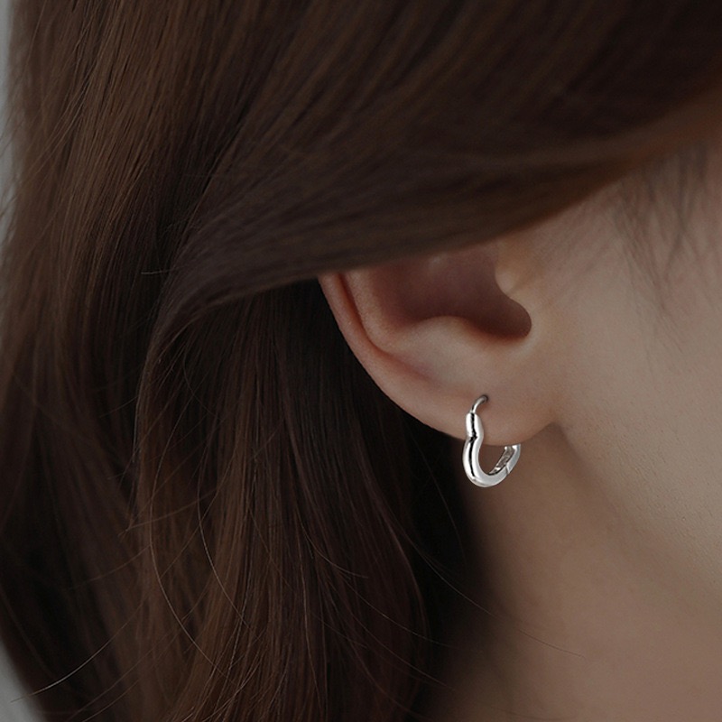 S999纯银心形耳圈女简约新款爆款耳环素圈百搭耳饰高级感轻奢耳扣