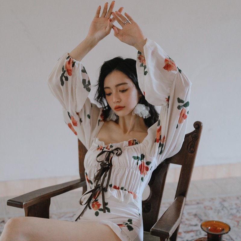 水墨红花-W小调纯欲连体长袖遮肚显瘦佟丽娅明星同款游泳衣泳装女