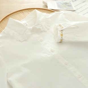 学生 女长袖 2025春季 文艺小清新田园刺绣花朵蕾丝娃娃领纯棉白衬衫