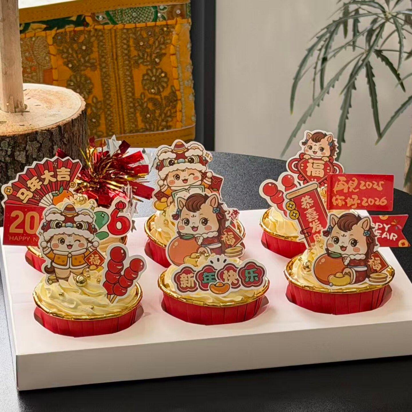 2026马年跨年纸杯蛋糕装饰包装盒卷口杯卡通小马烘焙插牌插旗插件