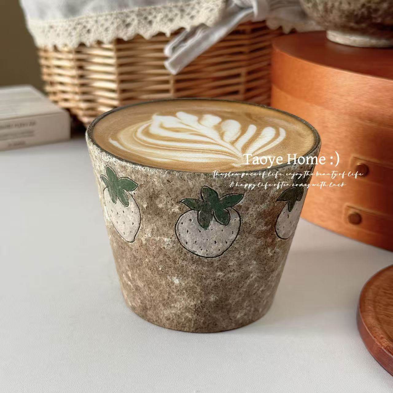 复古景德镇手作粗陶雕刻草莓猪口杯釉下彩拿铁拉花咖啡杯手握杯子,餐饮具,咖啡杯,淘宝优惠券,粉丝福利购,淘宝优惠卷