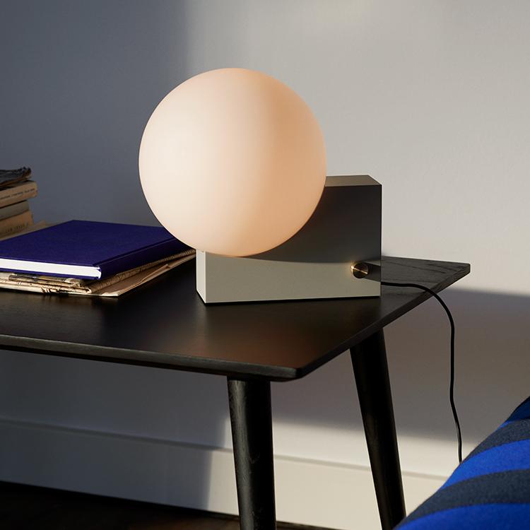 丹麦几何卧室玻璃金属书桌台灯