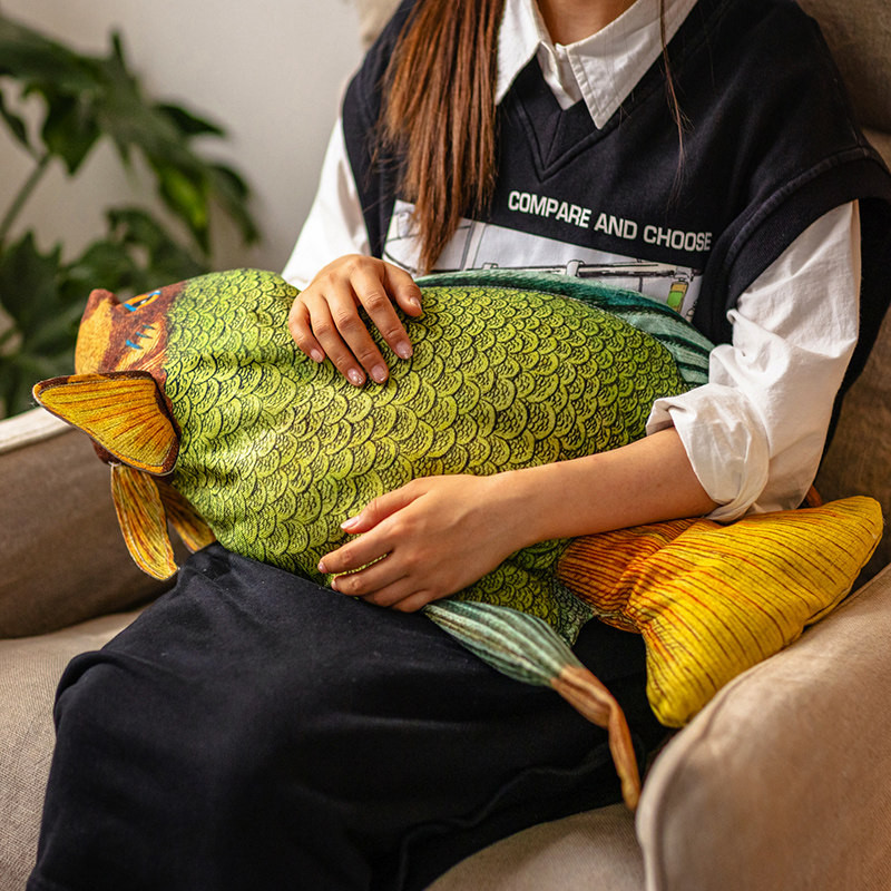 仿真鱼抱枕可爱复古沙发靠垫玩偶PP棉午休枕头创意生日礼物