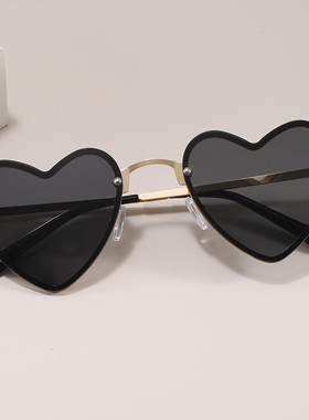 网红多巴胺穿搭爱心眼镜