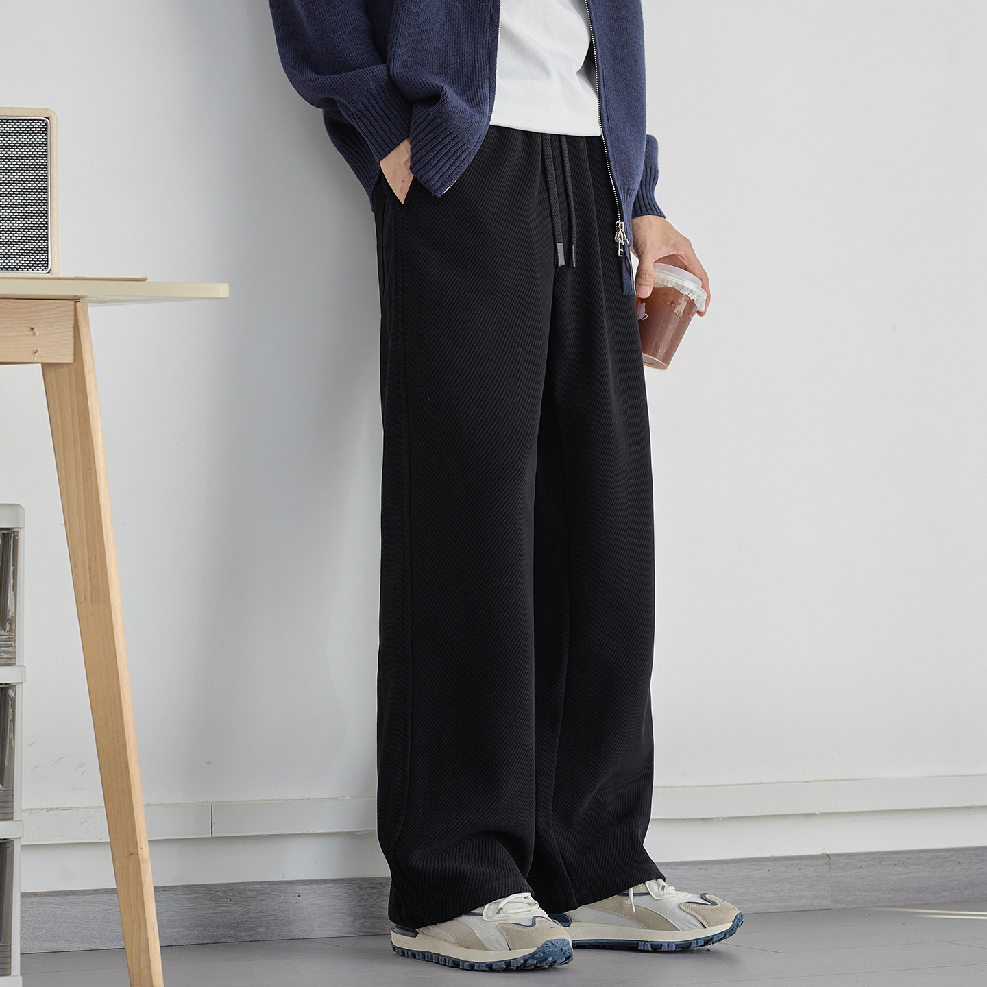 慵懒风简约直筒休闲裤男基础款宽松卫裤2026春季百搭通勤长裤子潮