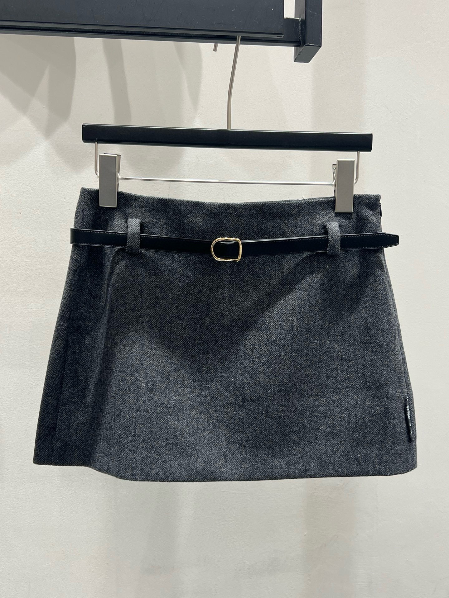 潮牌秋冬毛呢半身裙女25新款秋冬高腰显瘦防走光a字包臀裙短裙子