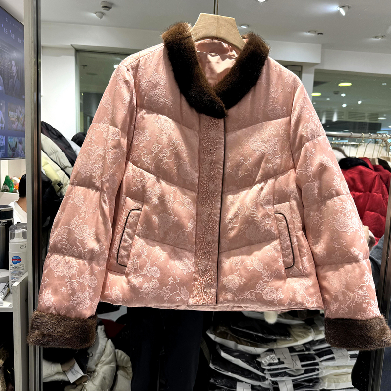 68157 串珠刺绣花水貂毛立领袖口毛铜氨丝提花轻奢短鹅绒羽绒服冬