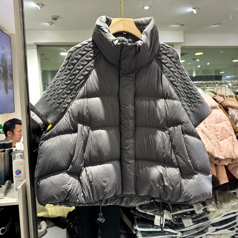 25DT5219 麦穗纹针织拼接短袖立领休闲A字斗篷羽绒服马甲设计感冬