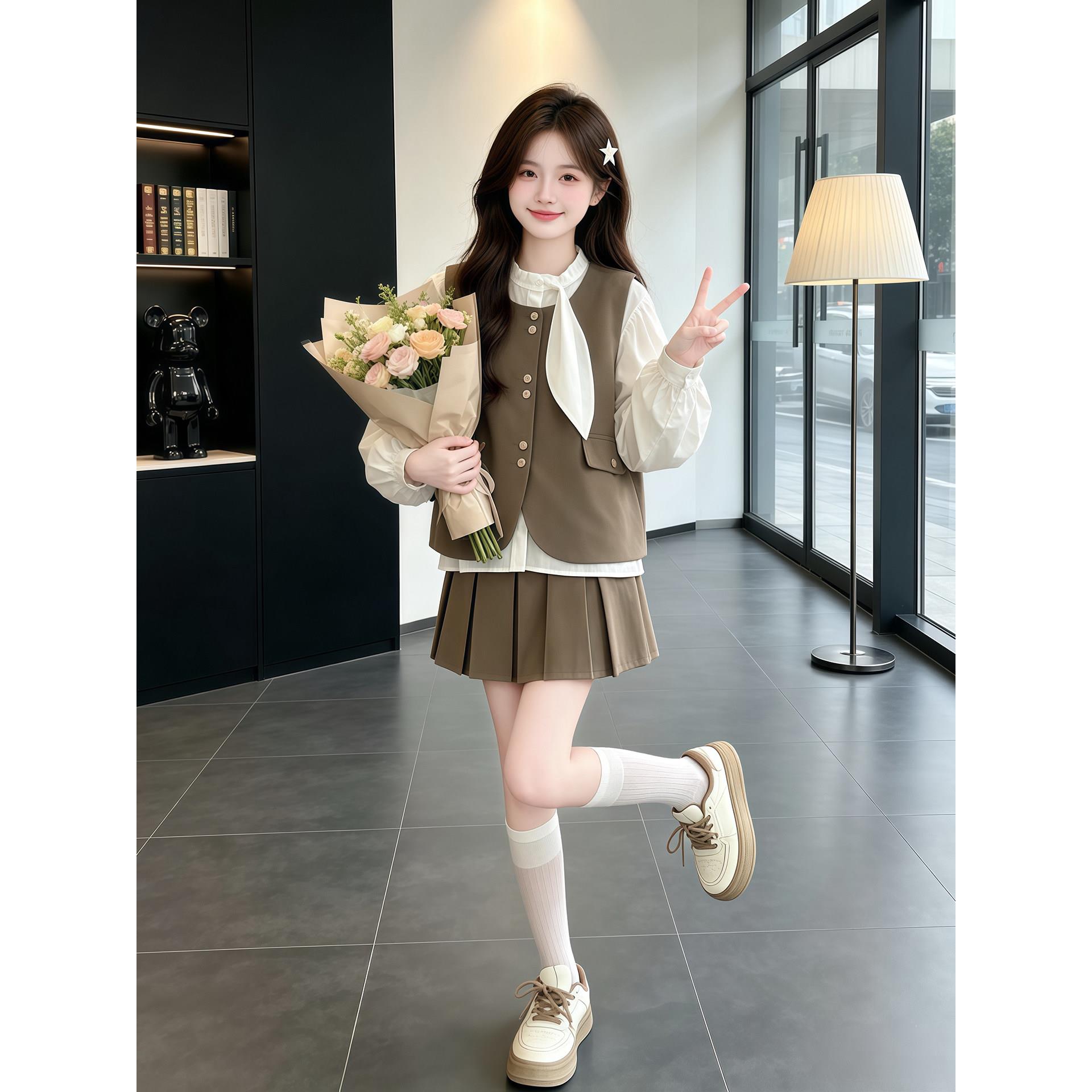 女童春秋款马甲套装2026新款儿童秋装韩版洋气衬衫百褶裙三件套潮