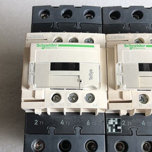 议价TeSys交流接触器LC1D50A，拆机，成色如图，轻
