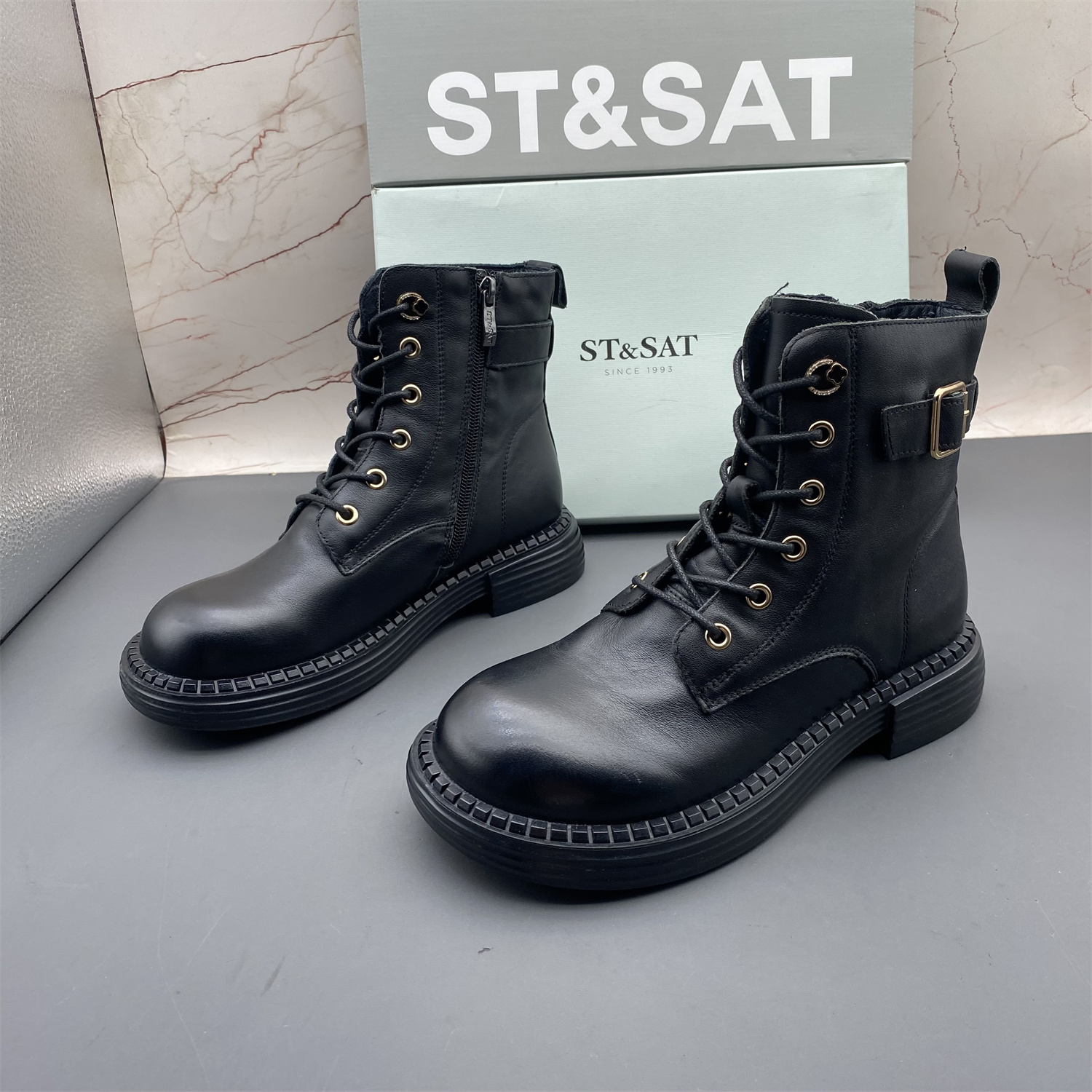 正品ST&SAT星期六撤柜断码牛皮女鞋圆头平跟系带防滑侧拉链短靴