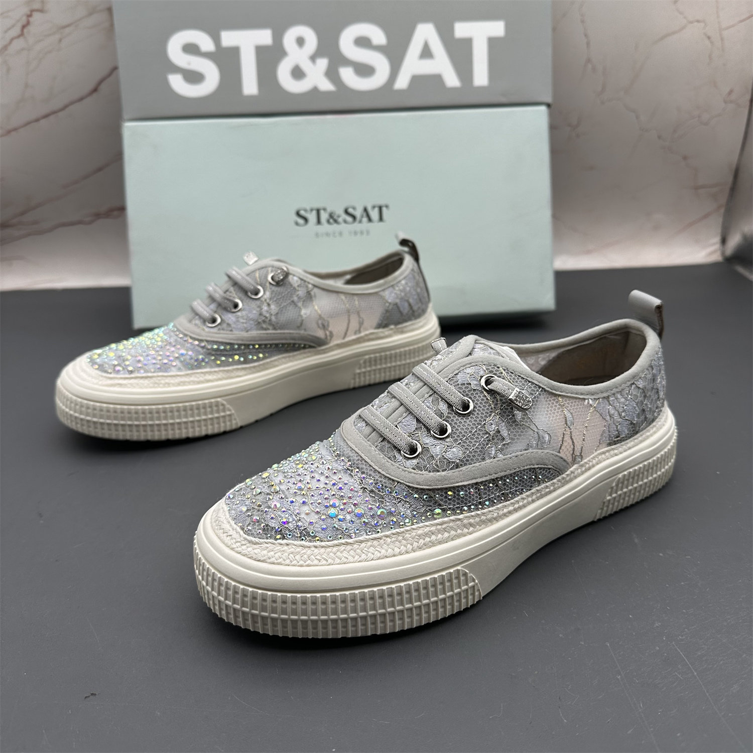 正品ST&SAT星期六撤柜断码处理女鞋水钻透气防滑圆头时尚休闲单鞋,女鞋,休闲板鞋,淘宝优惠券,粉丝福利购,淘宝优惠卷