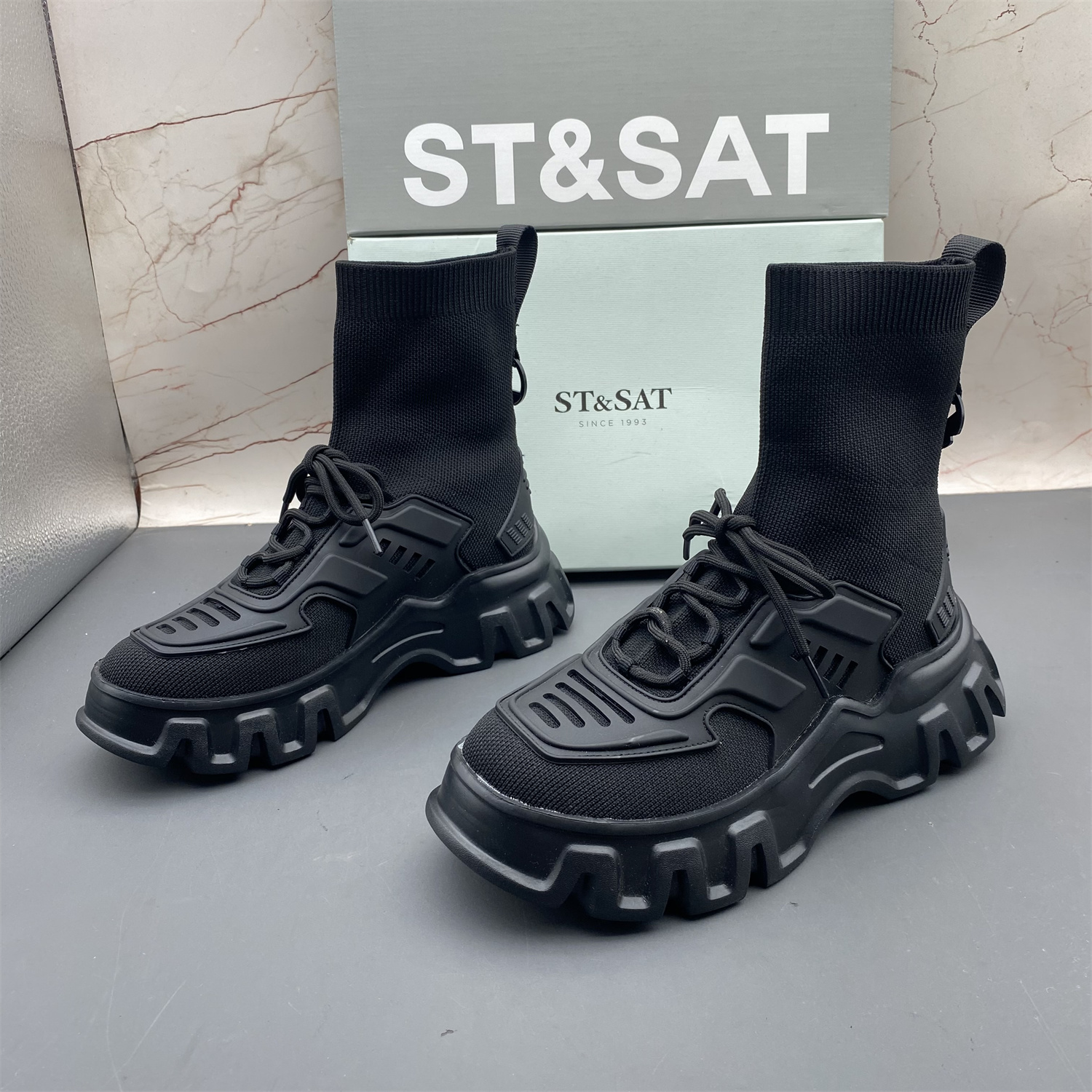 正品ST&SAT星期六撤柜断码处理女鞋平底防滑套筒轻便圆头弹力短靴