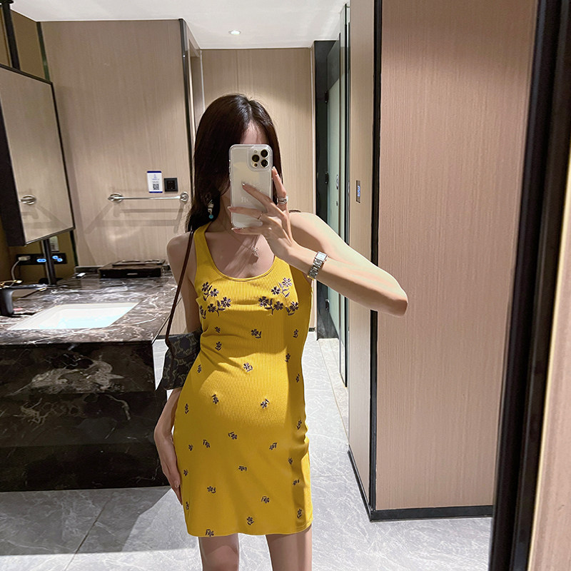 金豆豆法式气质孕妇连衣裙夏装新款孕妇装背心裙辣妈修身吊带短裙