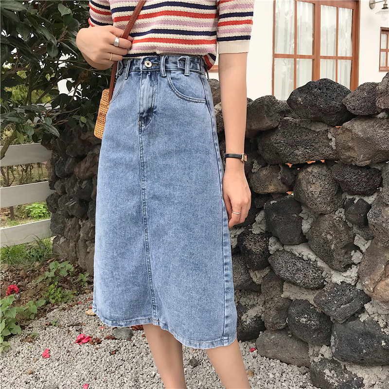 High waist and thin denim skirt in spring and summer