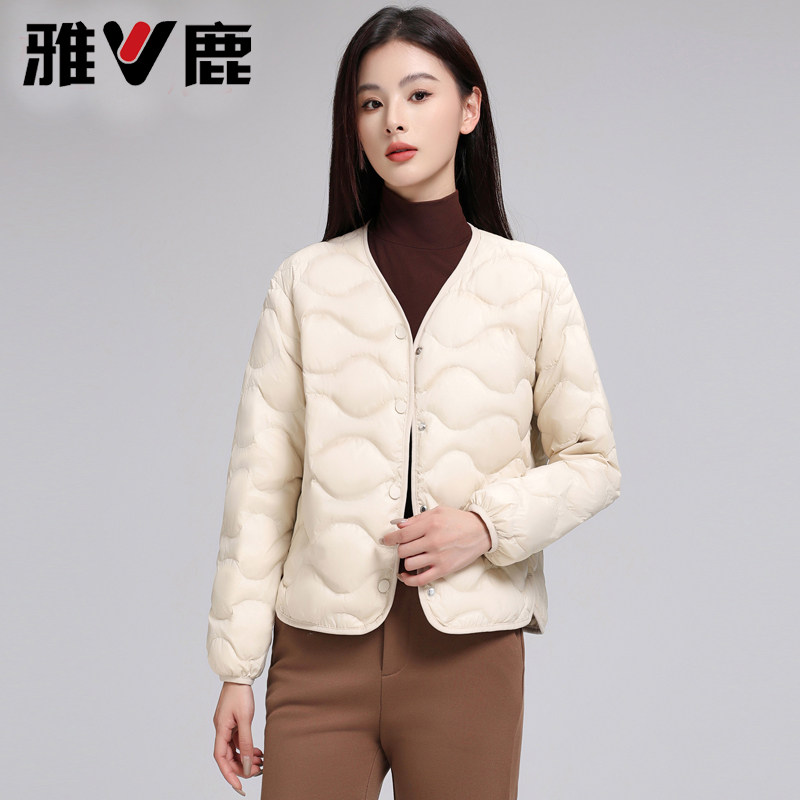 百搭短款圆领时尚羽绒服女