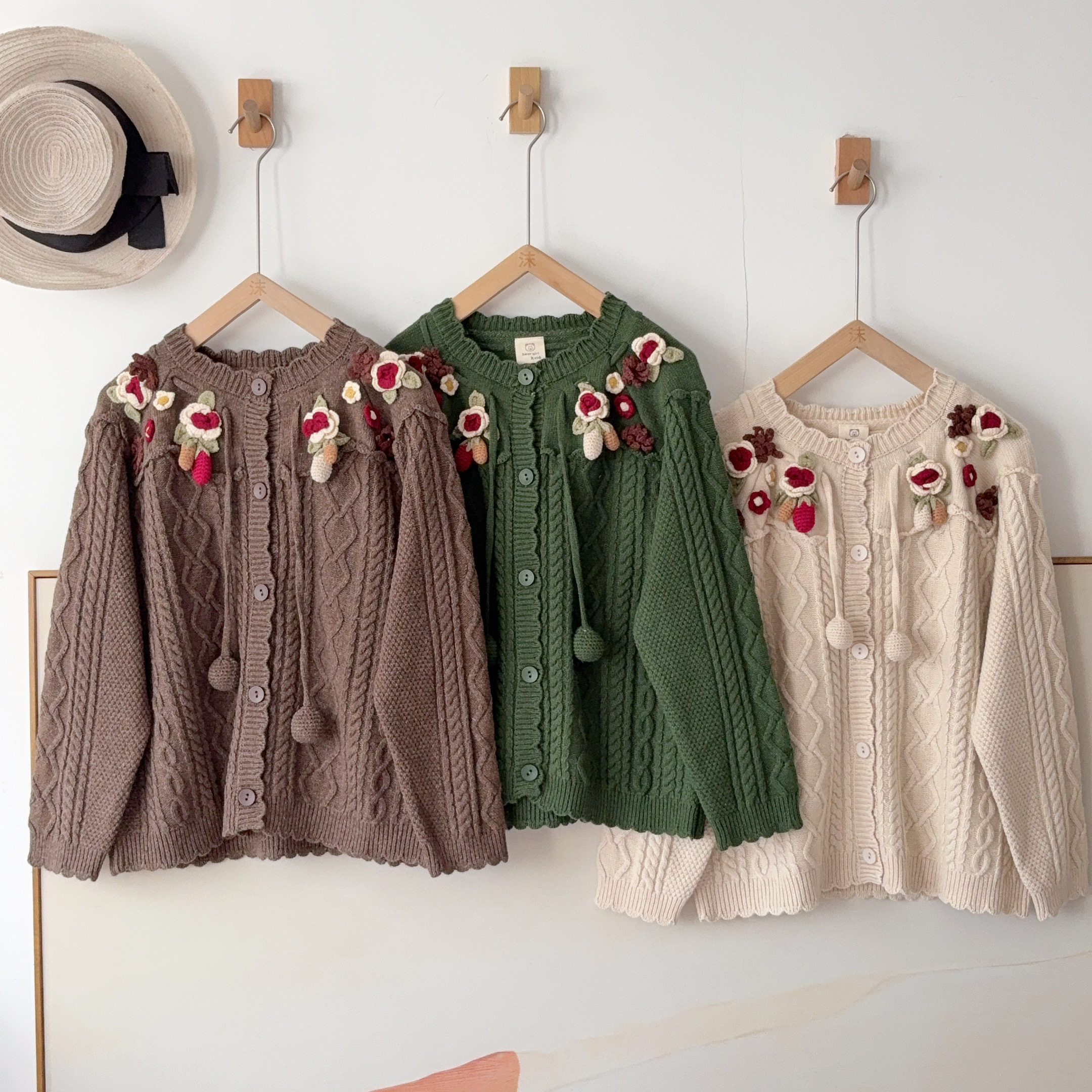 毛衣 熊姑娘森日系圆领手作草莓花朵宽松百搭长袖针织开衫25268