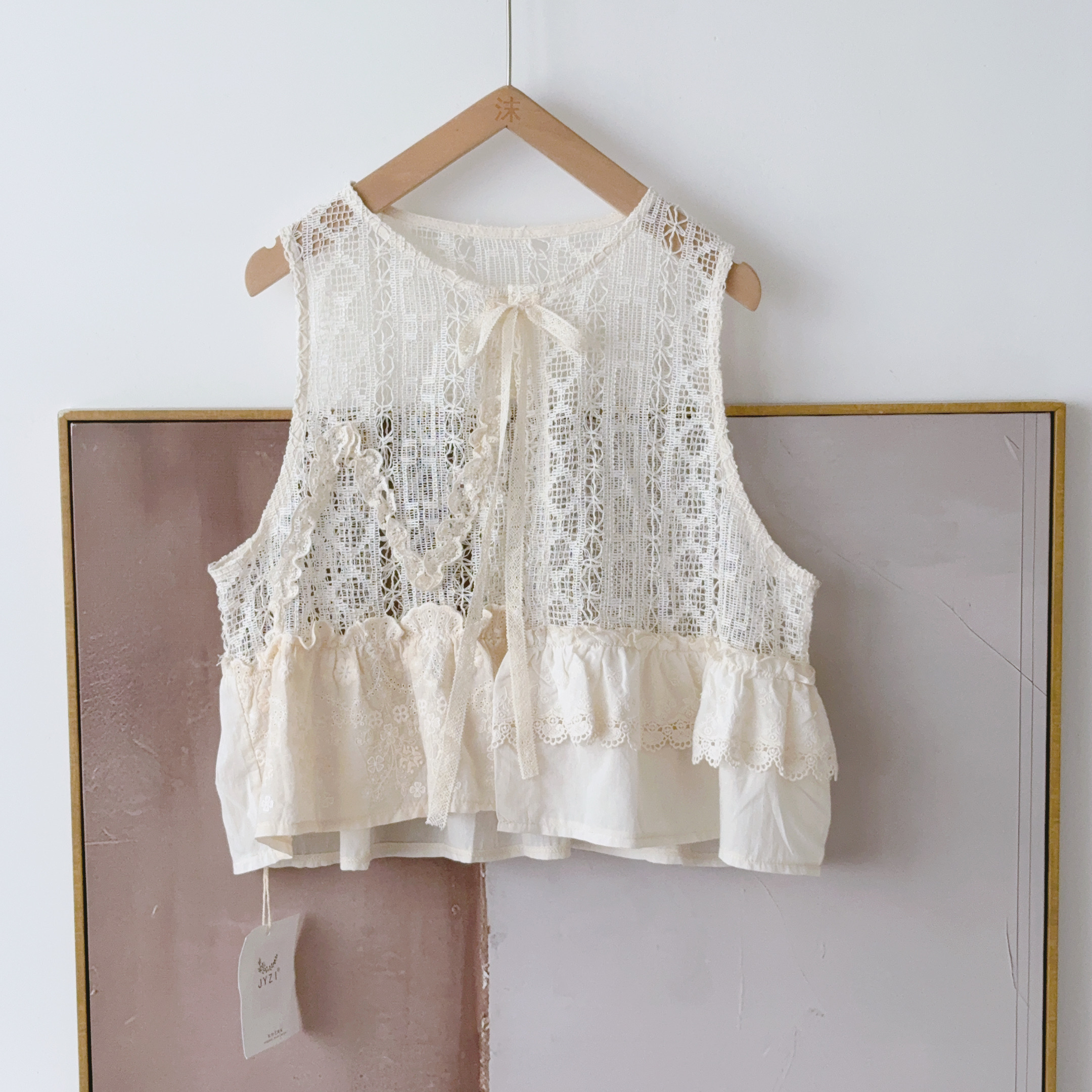 马甲 初见沫日系甜美刺绣镂空拼接蕾丝宽松小众无袖背心上衣39802