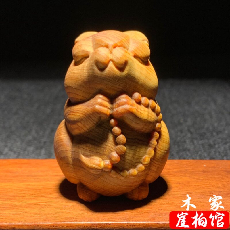 天然崖柏木雕佛缘兔手把件摆件
