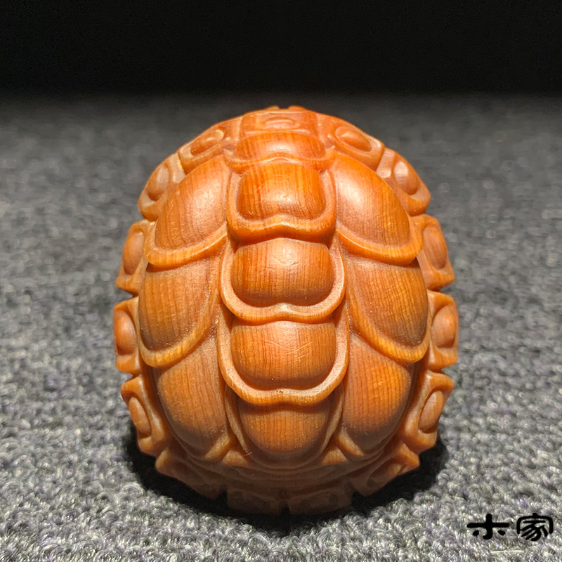 天然崖柏富甲天下木雕手把件