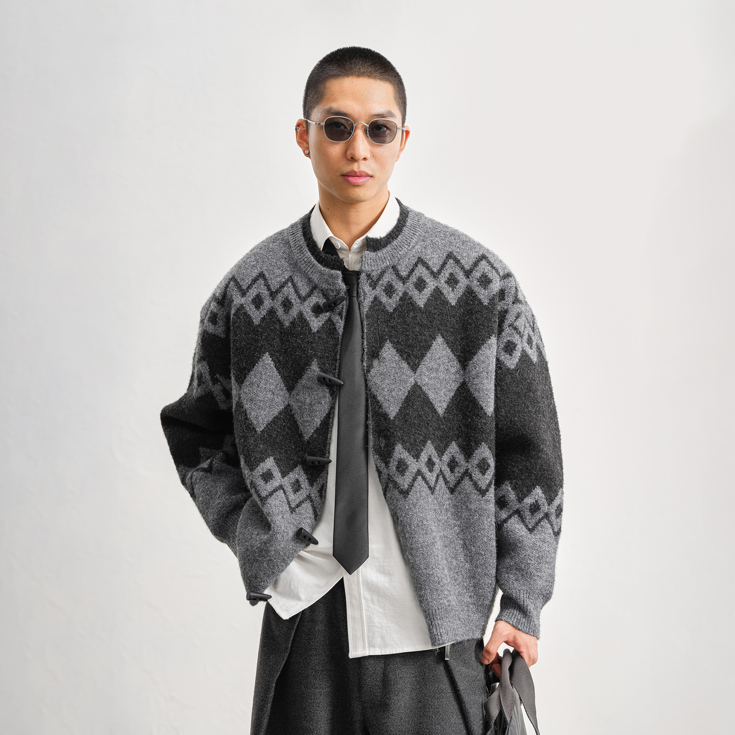 JUPSTUDIO拼色菱形格开衫毛衣男