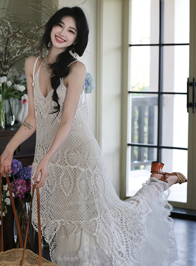 AZure复古V领镂空罩衫百搭挂脖白色吊带气质显瘦蕾丝半裙度假风