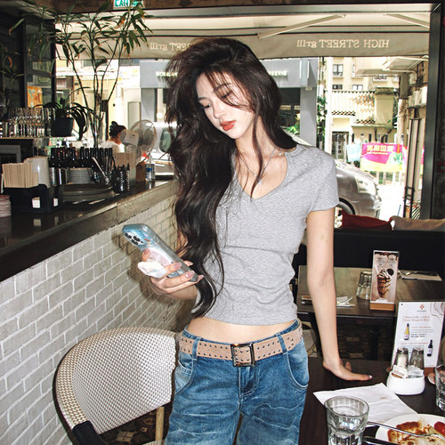 AZure法式复古V领短袖T恤