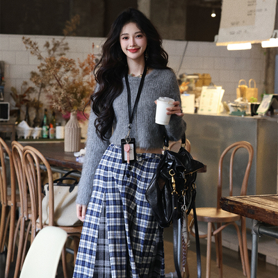AZure浣熊绒毛衣格子撞色半裙女