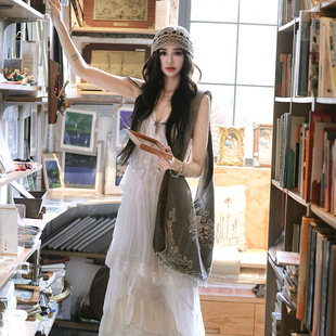 AZure温柔风蕾丝波点透视吊带背心V领荷叶蕾丝拼接荷叶内搭吊带裙