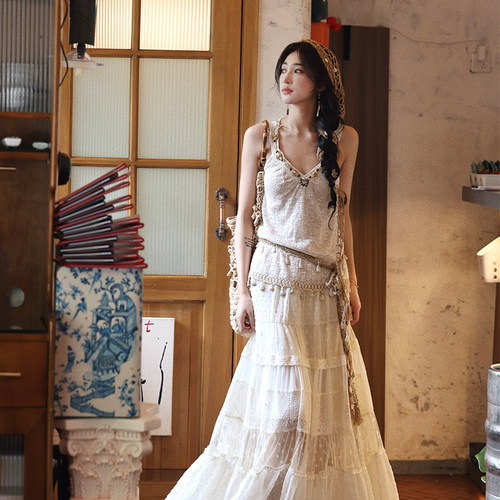 AZure温柔风流苏吊带可露肩背心