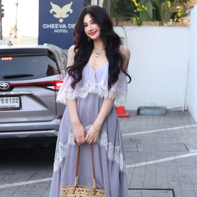 法式复古V领撞色蕾丝吊带拖地裙