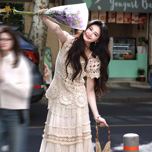 AZure法式复古蕾丝花边吊带