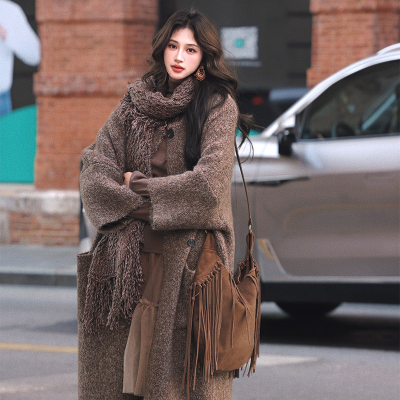 AZure法式复古显瘦厚针织开衫女