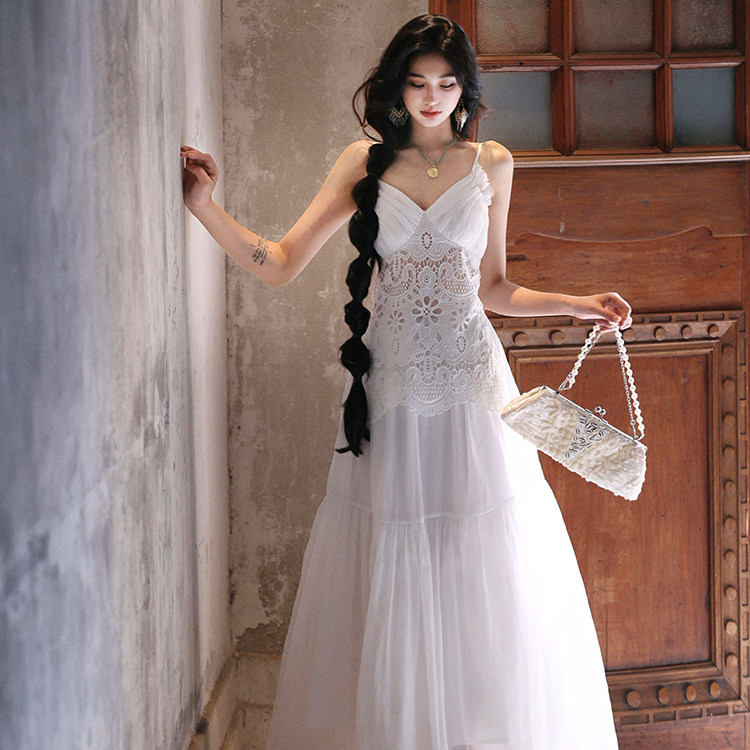 AZure法式复古吊带连衣裙