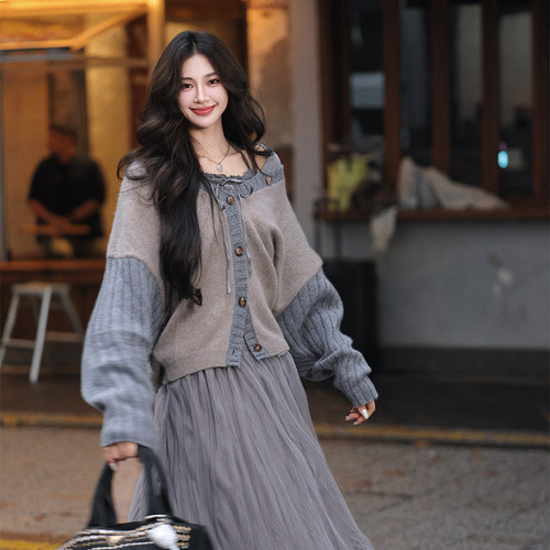 AZure法式复古浣熊绒拼色针织衫