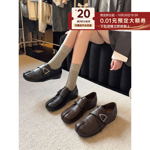 贾不假乐福鞋女秋冬季2026新款休闲皮带扣通勤内增高日常分趾单鞋
