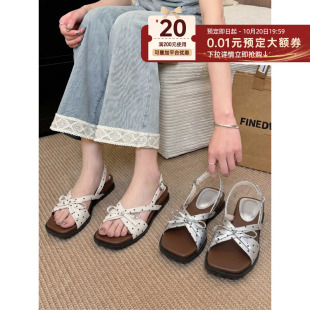 贾不假凉鞋女款2026新款夏季绝美不累脚坡跟波点夏天厚底增高鞋子