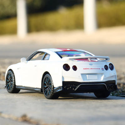 新款 5.5寸Z4 M40I合金汽车模型M850I开门声光玩具日产GTR