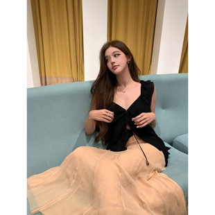 林悠6/10 14:00 chlox神仙人丝飘逸好打理吊\chlox人丝杏干色长裙