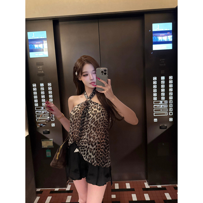 林悠【9k+真丝花苞黑色chlo*短裤轻奢灵动豹纹无袖挂脖上衣套装】